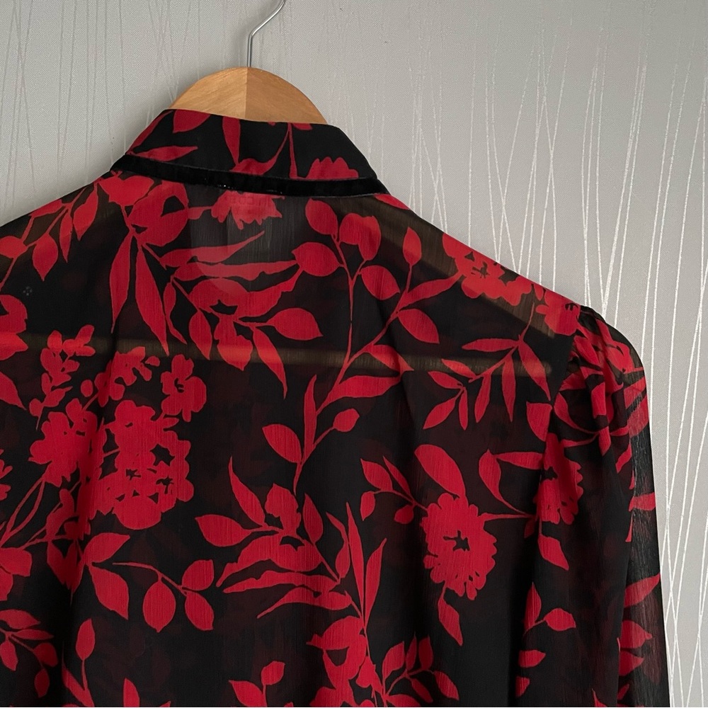 Chico’s Floral Print Red Black Sheer Ruffle Front Blouse US size 8/10 - Picture 12 of 16